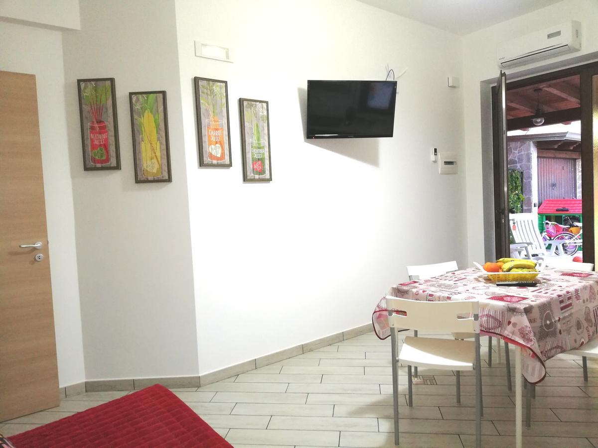Capo D'Orlando Apartments Екстериор снимка