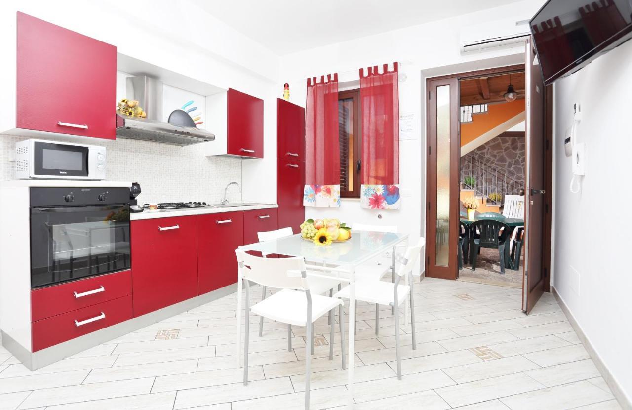 Capo D'Orlando Apartments Екстериор снимка